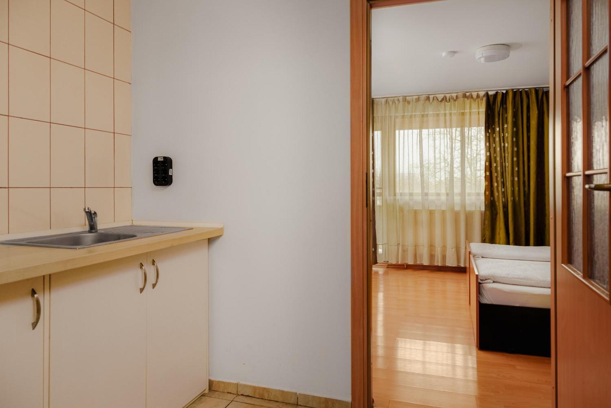 Business Transit To Therme & Bucharest Airport Saftica Exterior photo